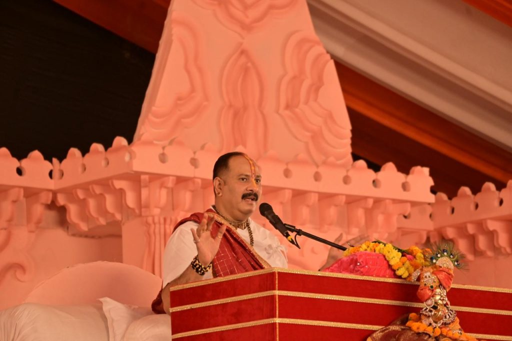 पंडित प्रदीप मिश्रा : शिव की शरण में रहने वाला हर व्यक्ति हो जाता है भक्तिमय